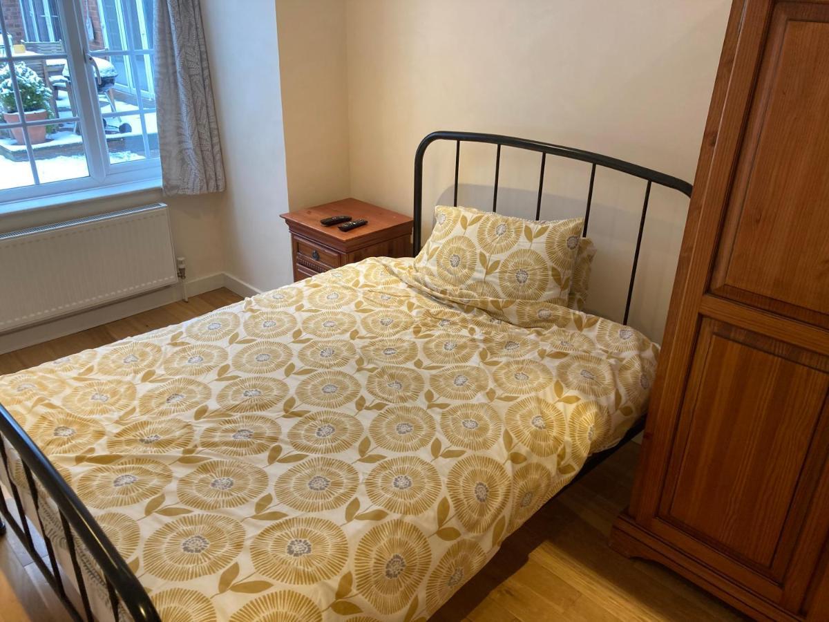 Апартаменты 9 Chudleigh Close Бедфорд Экстерьер фото