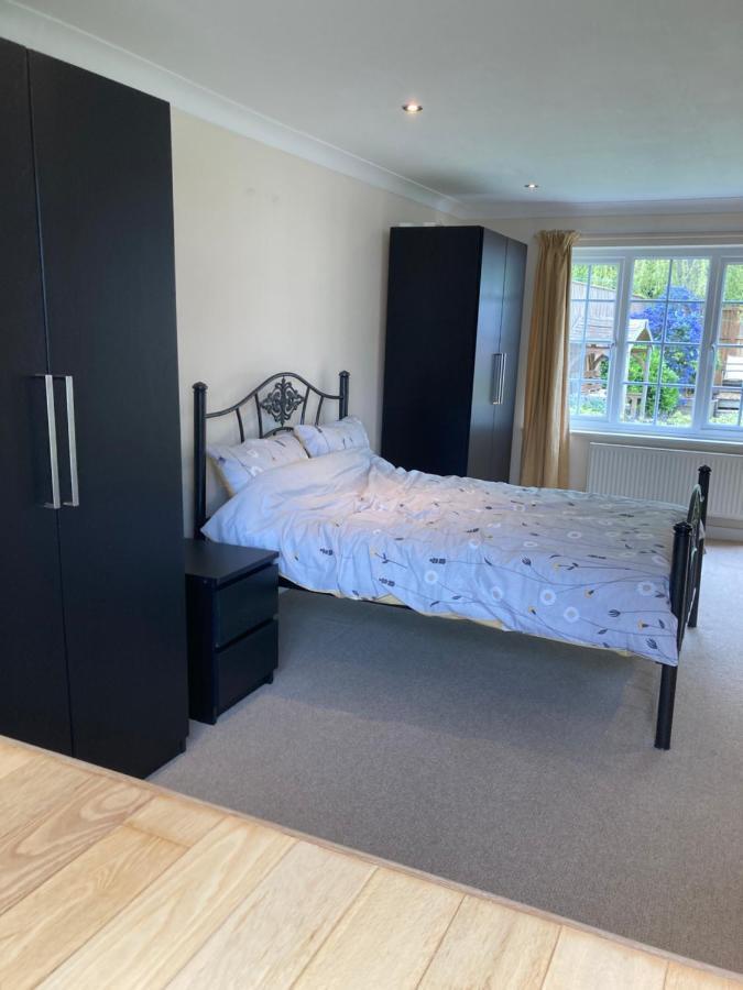 Апартаменты 9 Chudleigh Close Бедфорд Экстерьер фото