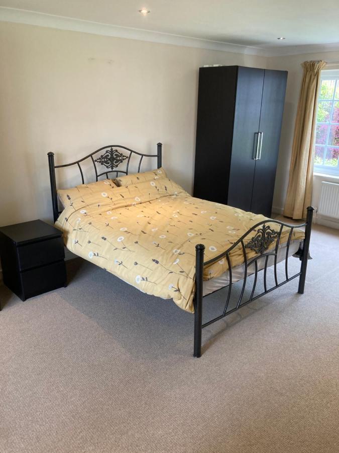 Апартаменты 9 Chudleigh Close Бедфорд Экстерьер фото